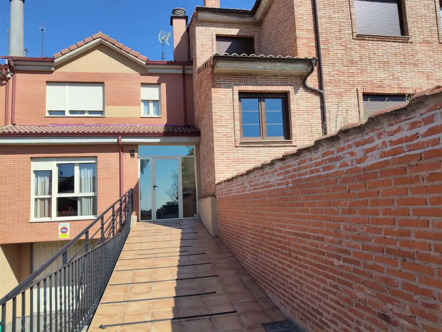Flat for sale in Calle Casa de Asturias, 29, Villaquilambre Exterior view of Flat for sale in Villaquilambre with Heating, Private garden and Parquet flooring
