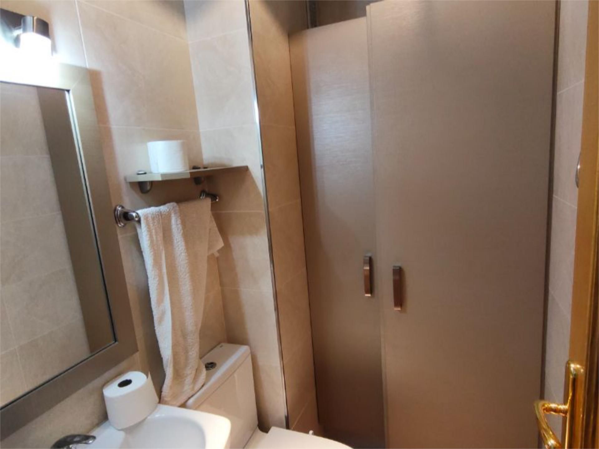 Baño de Piso en venta en Cornellà de Llobregat con Aire acondicionado y Balcón