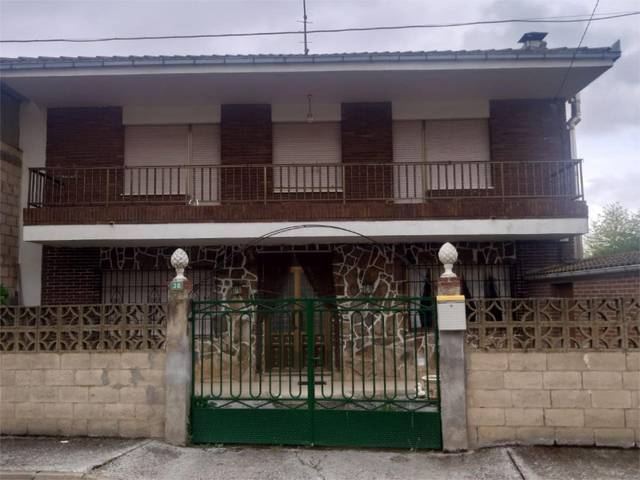 Casa-chalet en Venta en Avenida General Franco, 38 en Villamontán de la Valduerna