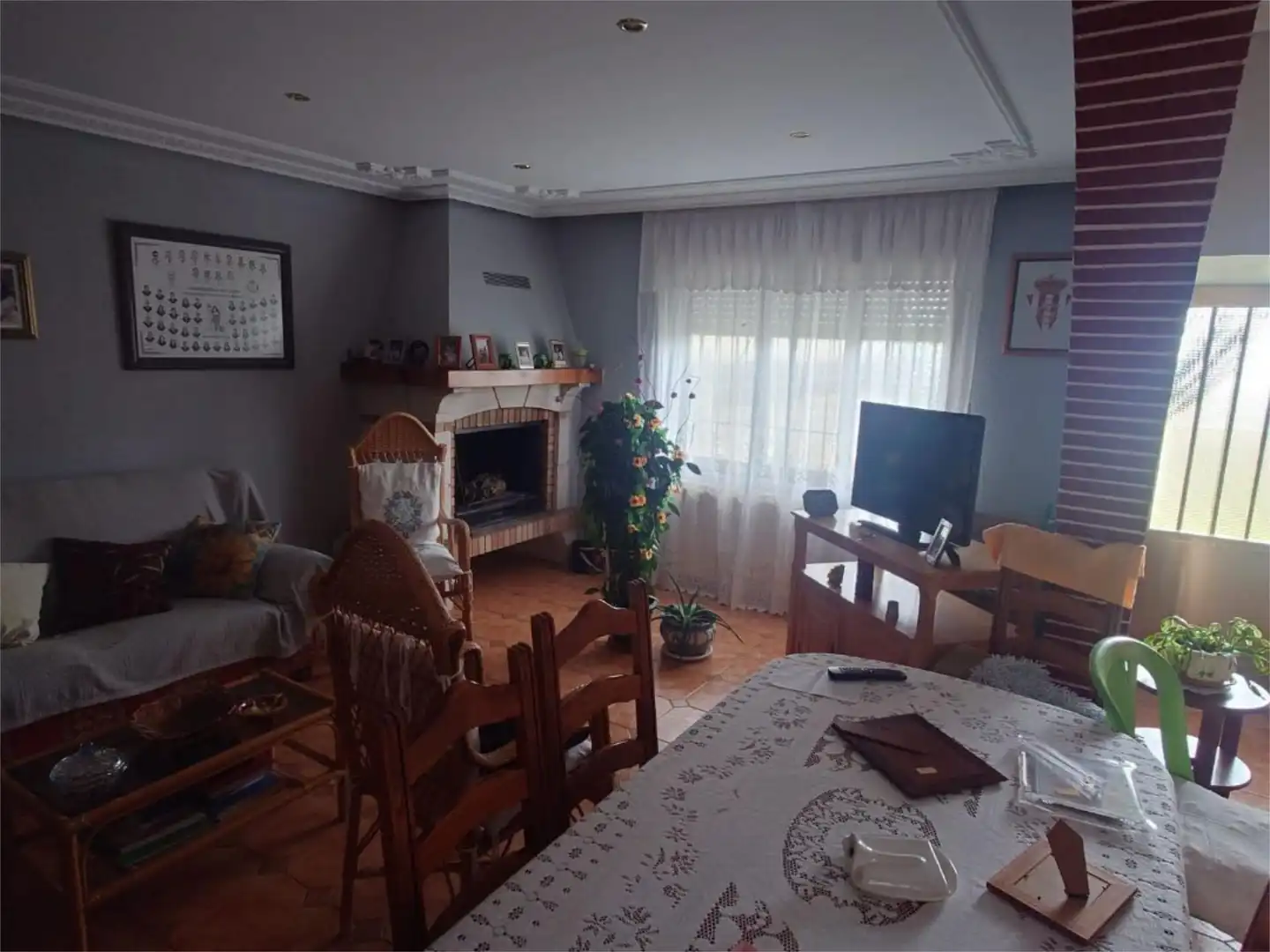 Casa o chalet en venta en Avenida General Franco, 38, Villamontán de la Valduerna Sala de estar de Casa o chalet en venta en Villamontán de la Valduerna con Calefacción, Jardín privado y Parquet