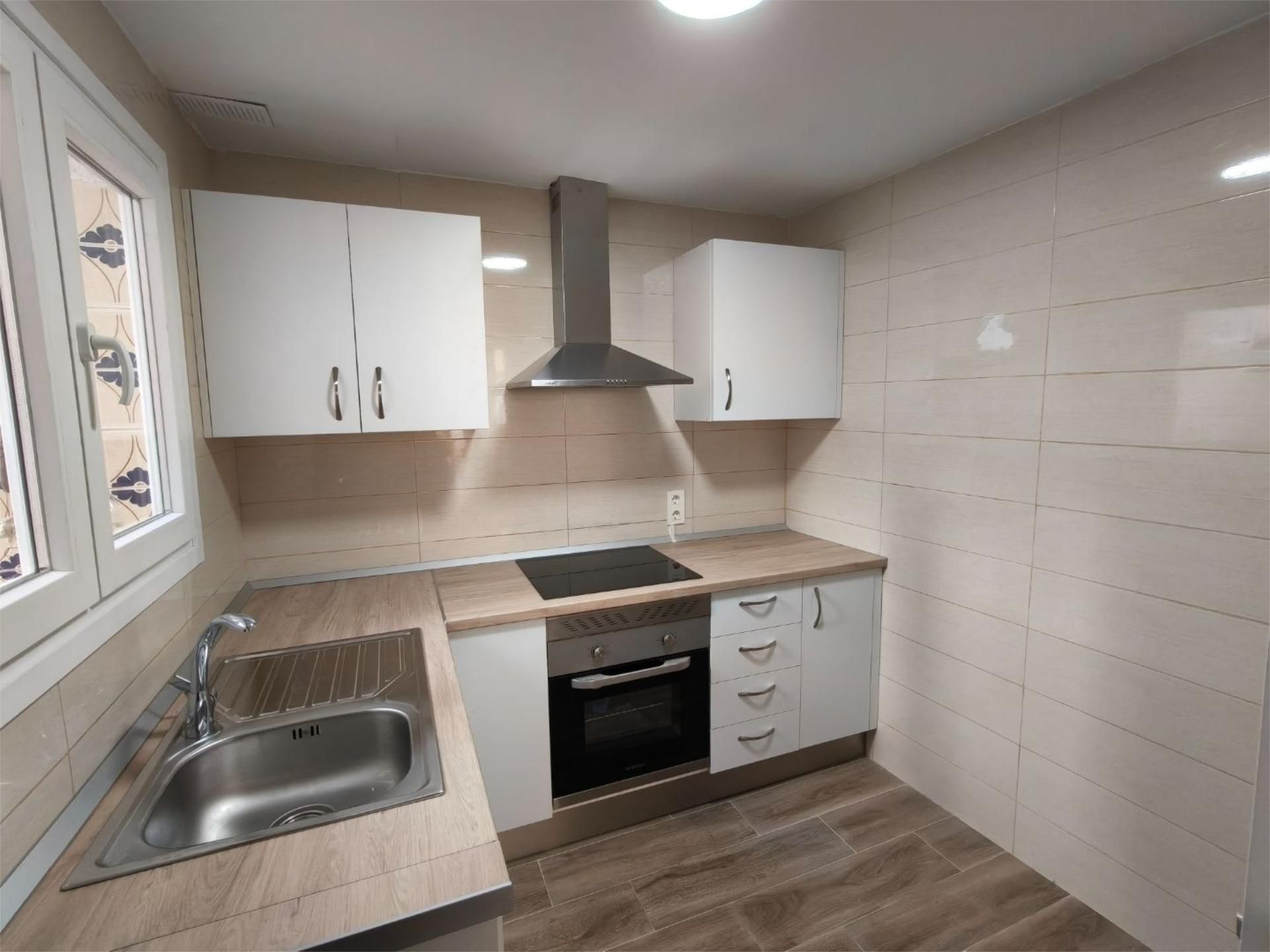 Flat for rent in Calle Valencia, 54, Poniente