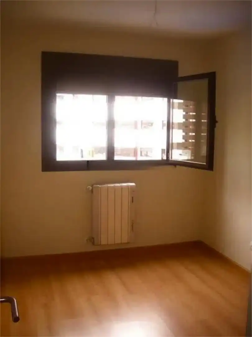 Flat for sale in Calle de Puentedey, Ensanche de Vallecas - La Gavia Bedroom of Flat for sale in Madrid with Air Conditioner, Heating and Private garden