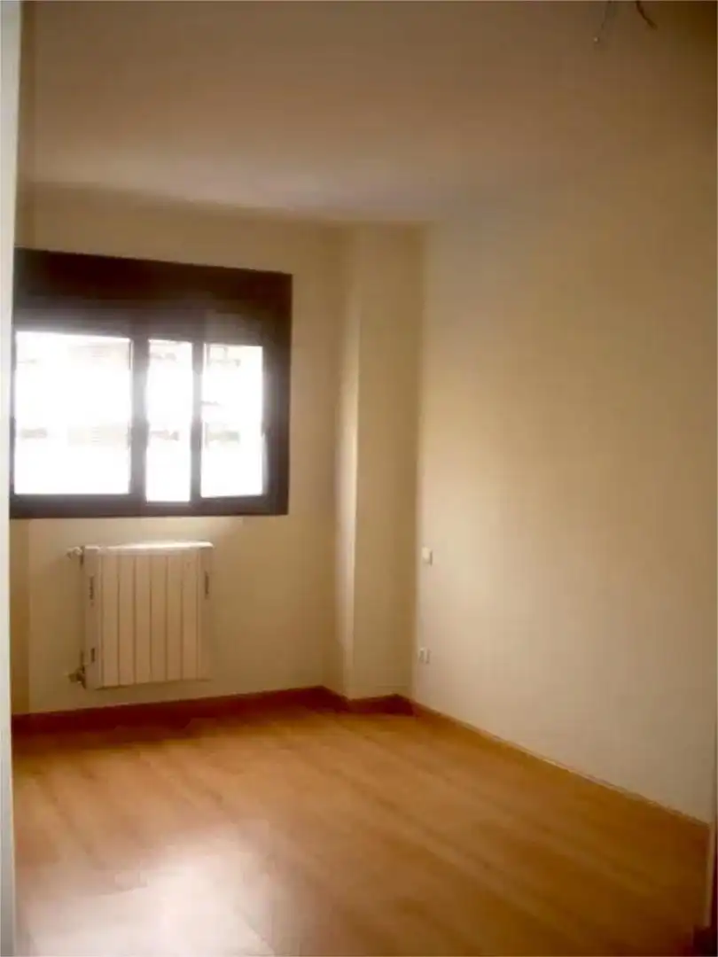 Flat for sale in Calle de Puentedey, Ensanche de Vallecas - La Gavia Bedroom of Flat for sale in Madrid with Air Conditioner, Heating and Private garden