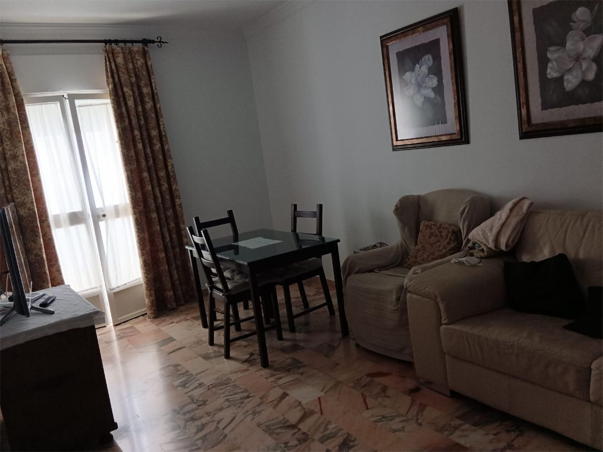 Sala d'estar de Pis de lloguer en Lebrija amb Aire condicionat, Moblat i Balcó