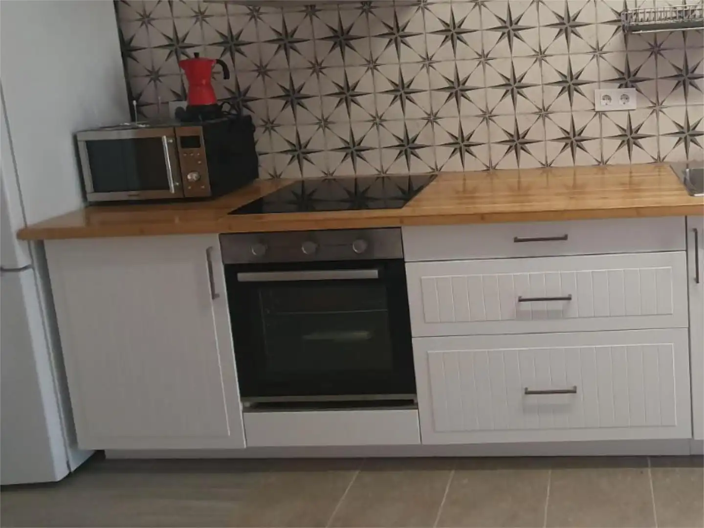 Cocina de Piso en venta en Casas de Millán con Calefacción, Jardín privado y Terraza