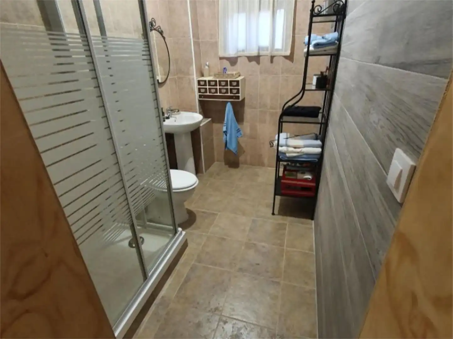 Baño de Piso en venta en Casas de Millán con Calefacción, Jardín privado y Terraza