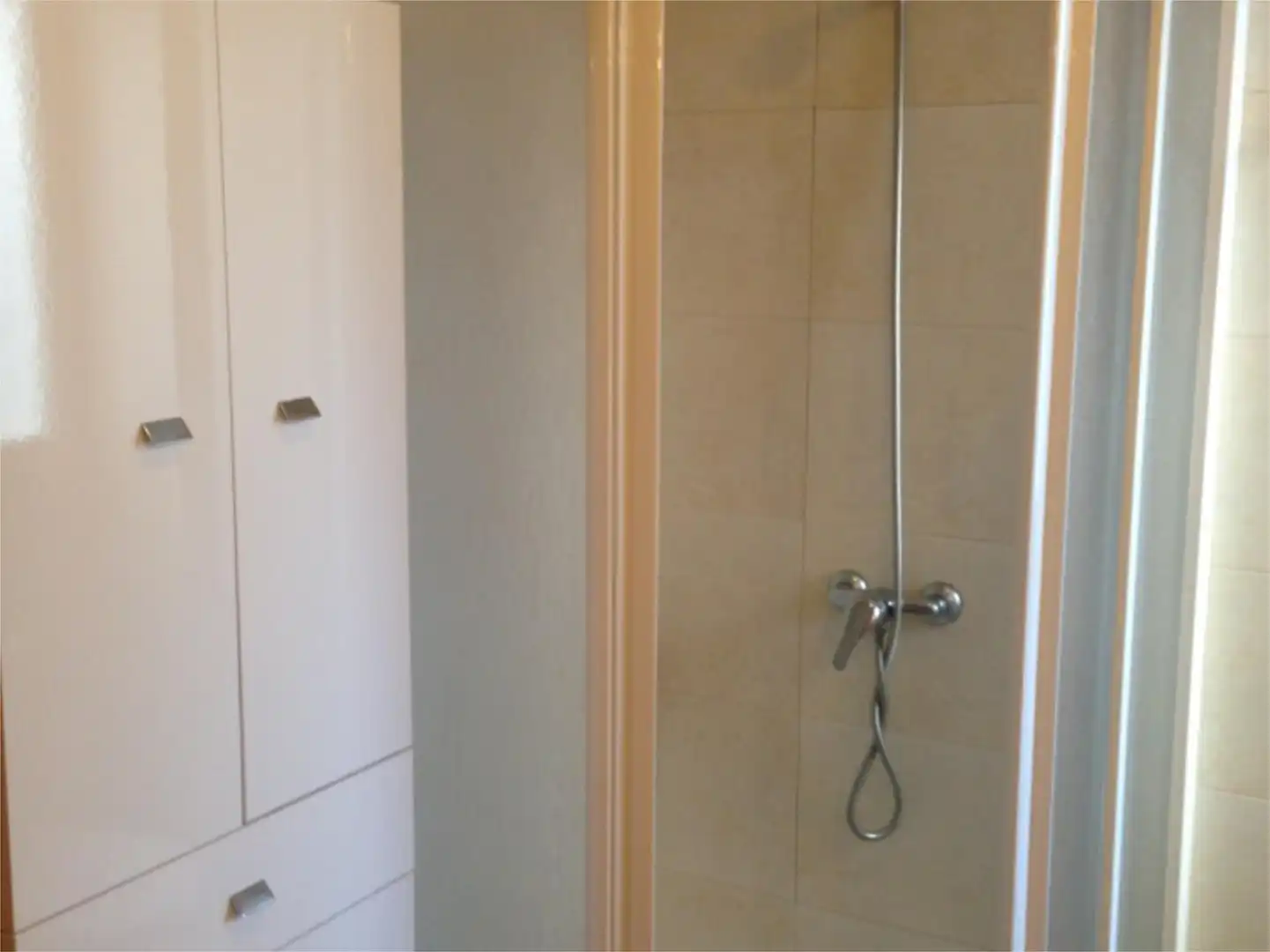 Flat for rent in Calle Pedro de Alvarado, 5, Los Pinos - El Pilar Bathroom of Flat for rent in Plasencia with Air Conditioner, Heating and Parquet flooring