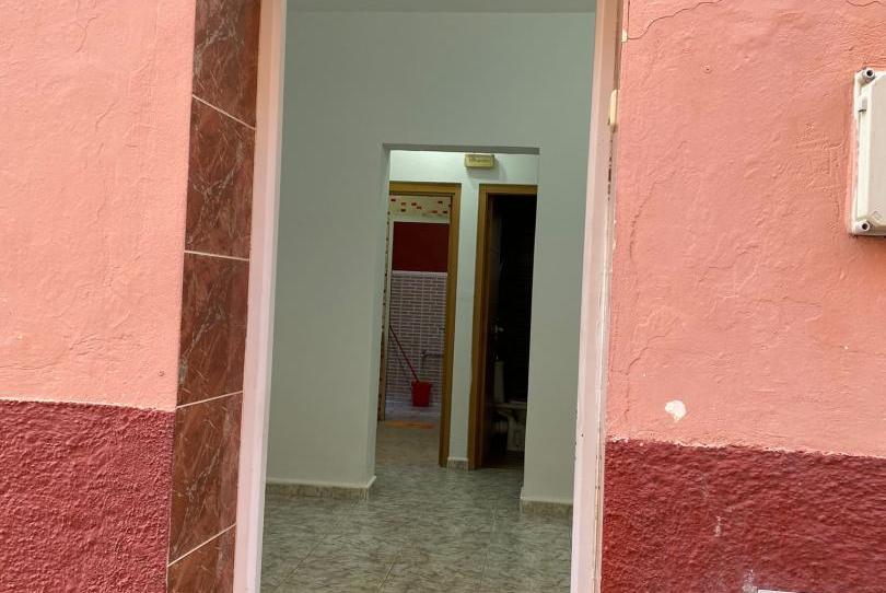 Planta baixa en venda a Calle Felipe II, 4, Muelle, Ceuta Capital - imatge 1 Foto 1 de Planta baixa en venda a Calle Felipe II, 4, Muelle, Ceuta Capital