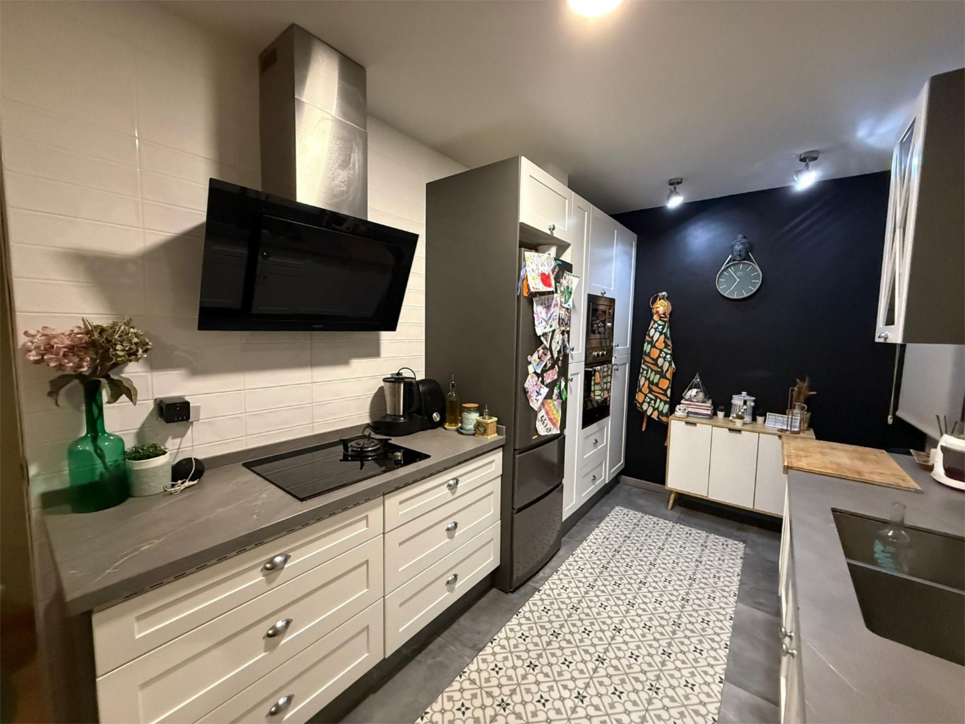 Piso en venta en Calle Escultor Mariano Benlliure, 3, San Gonzalo Cocina de Piso en venta en Linares con Parquet y Amueblado