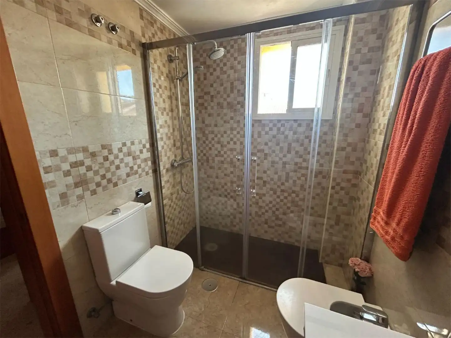 Casa adosada en venda a Churriana - El Pizarrillo - La Noria-Guadalsol Bany de Casa adosada en venda en Málaga amb Aire condicionat, Traster i Piscina