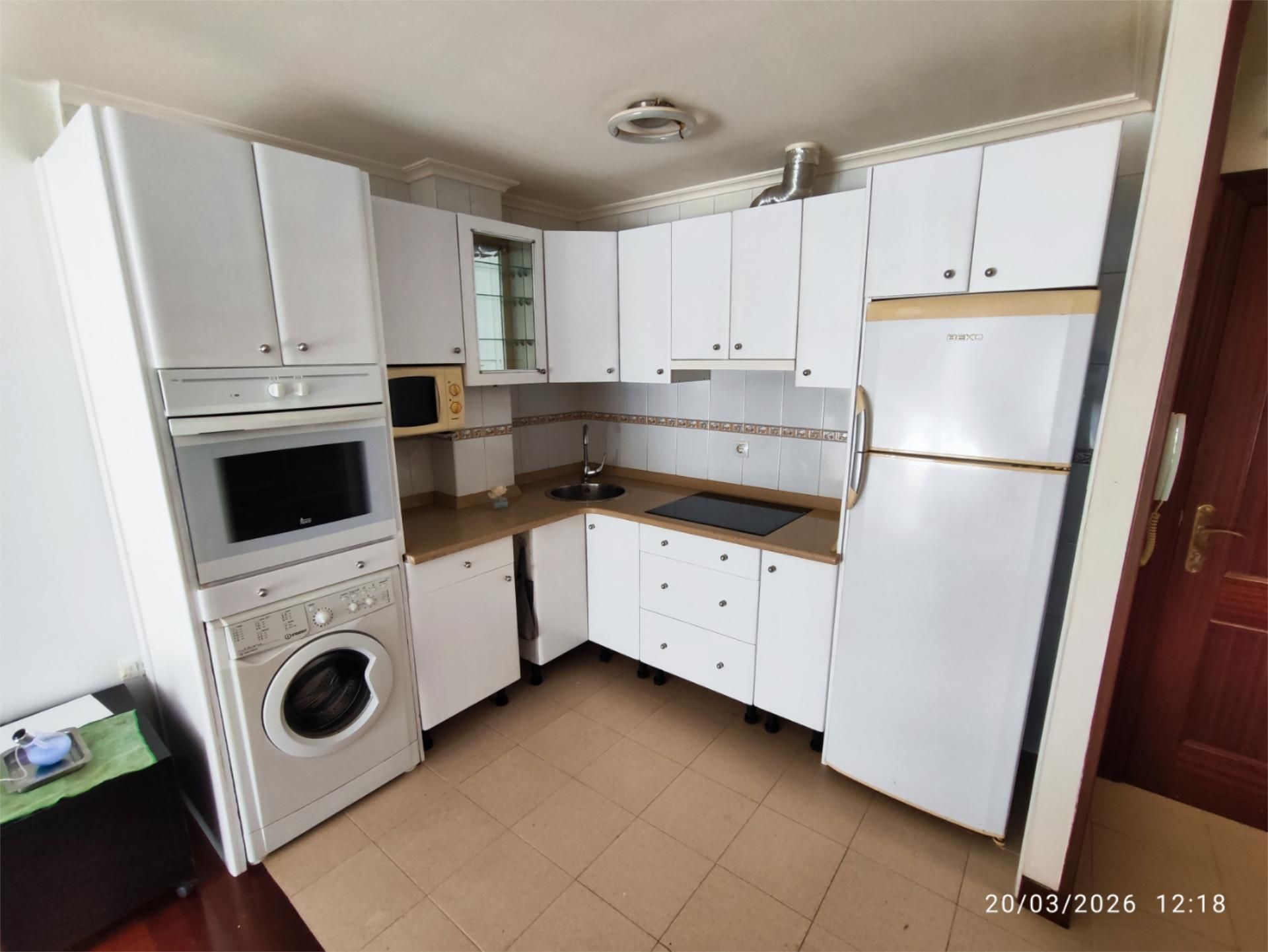 Cocina de Apartamento de alquiler en Torrelavega  con Calefacción, Parquet y Terraza