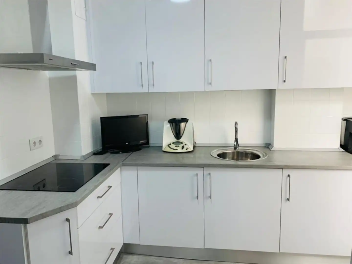 Room in Avenida del Peral, 3, Sur