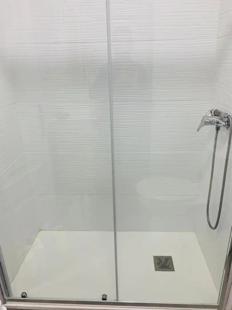 Room in Avenida del Peral, 3, Sur
