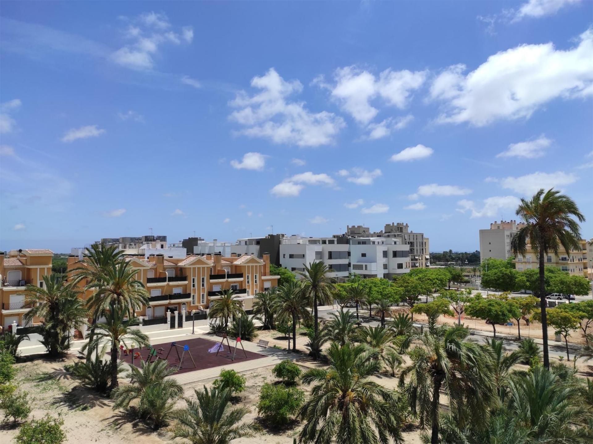 Exterior view of Attic for rent in Elche / Elx  with Air Conditioner, Heating and Private garden