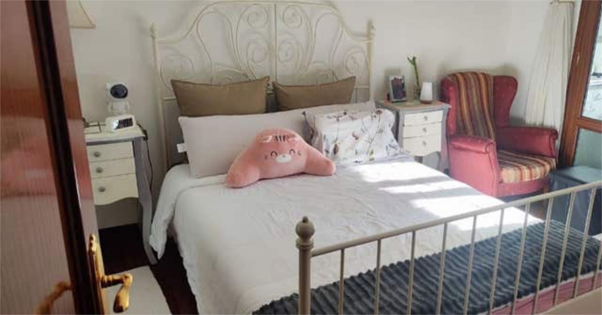 Pis de lloguer a La Txitxarra - Murrieta - Parke Santurtzi Dormitori de Pis de lloguer en Santurtzi amb Calefacció, Terrassa i Moblat