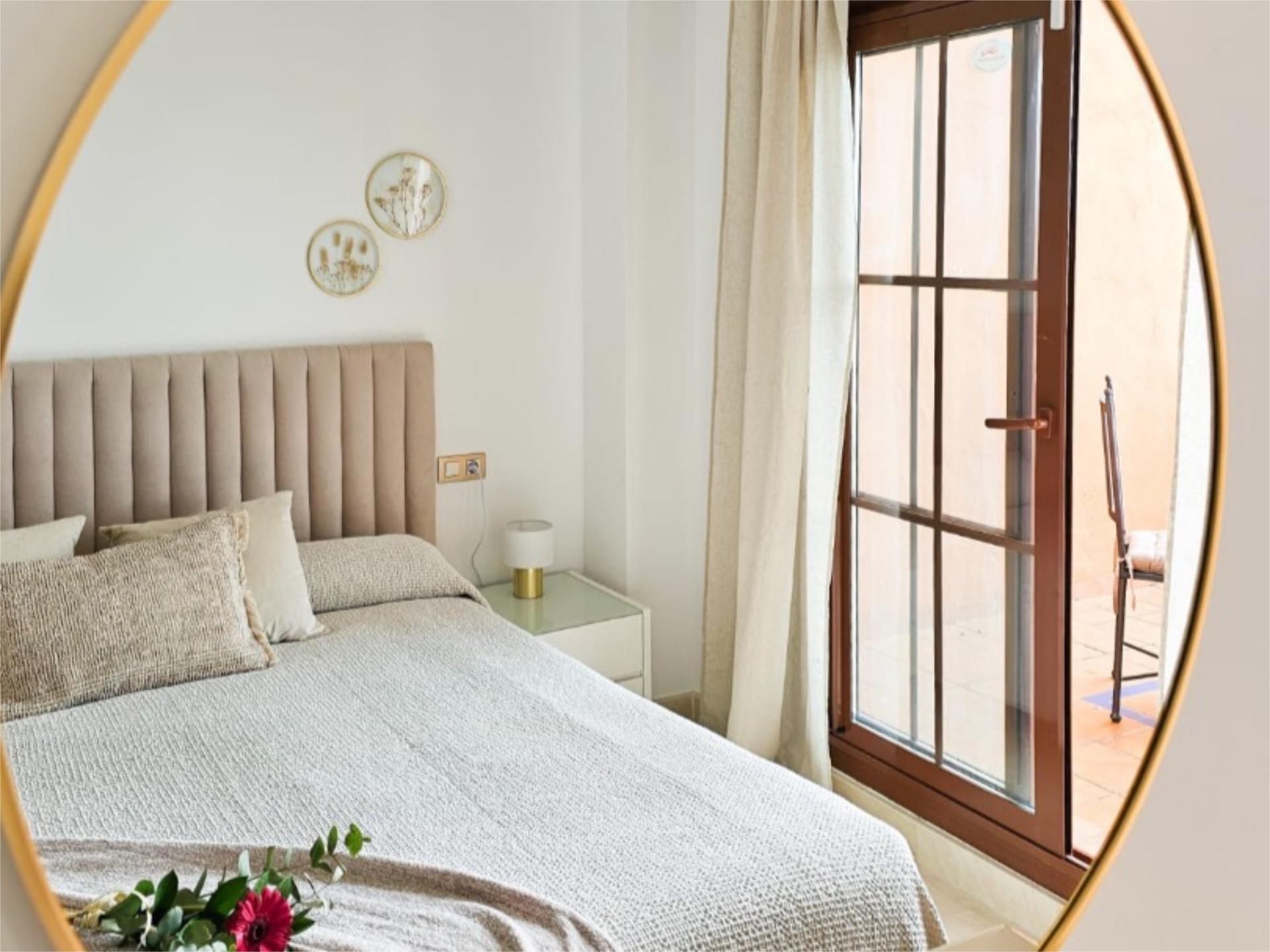 Wohnung zur Miete in Calle Pirineos, 5, La Alquería Schlafzimmer von Wohnung zur Miete in Benahavís mit Klimaanlage, Heizung und Privatgarten