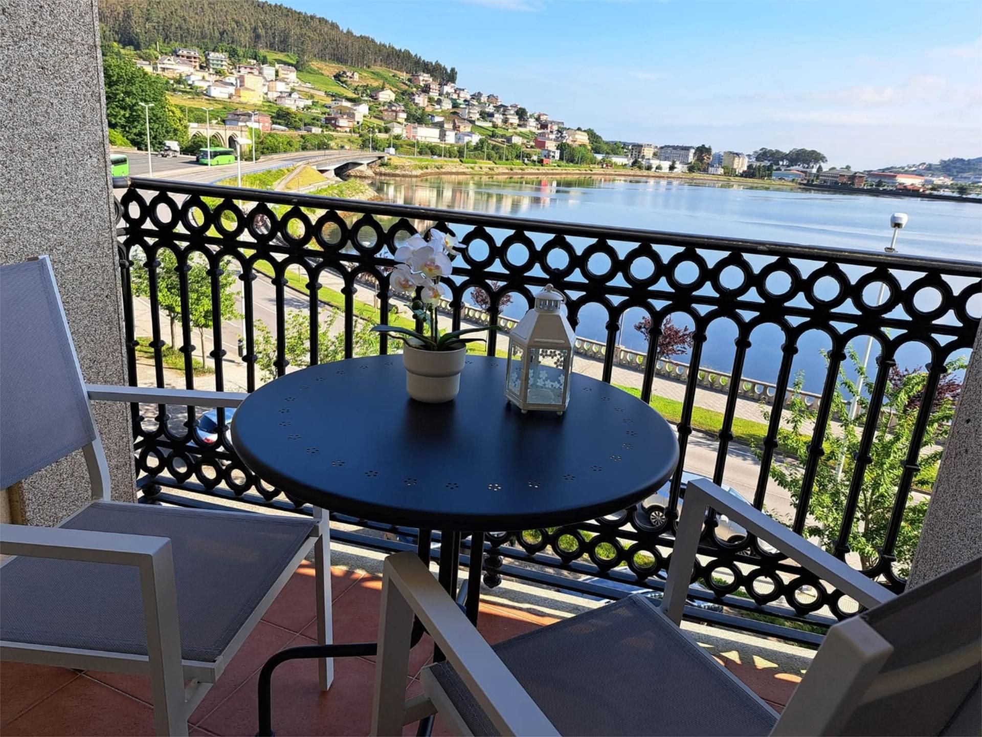 Terrassa de Pis en venda en Viveiro amb Calefacció, Parquet i Terrassa