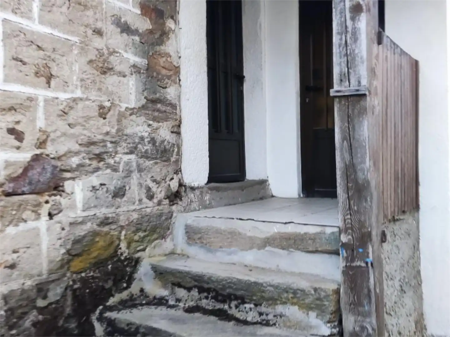 Casa adosada en venta en Calle Barrio Abajo, 50, Galende Casa adosada en venta en Galende con Jardín privado y Terraza