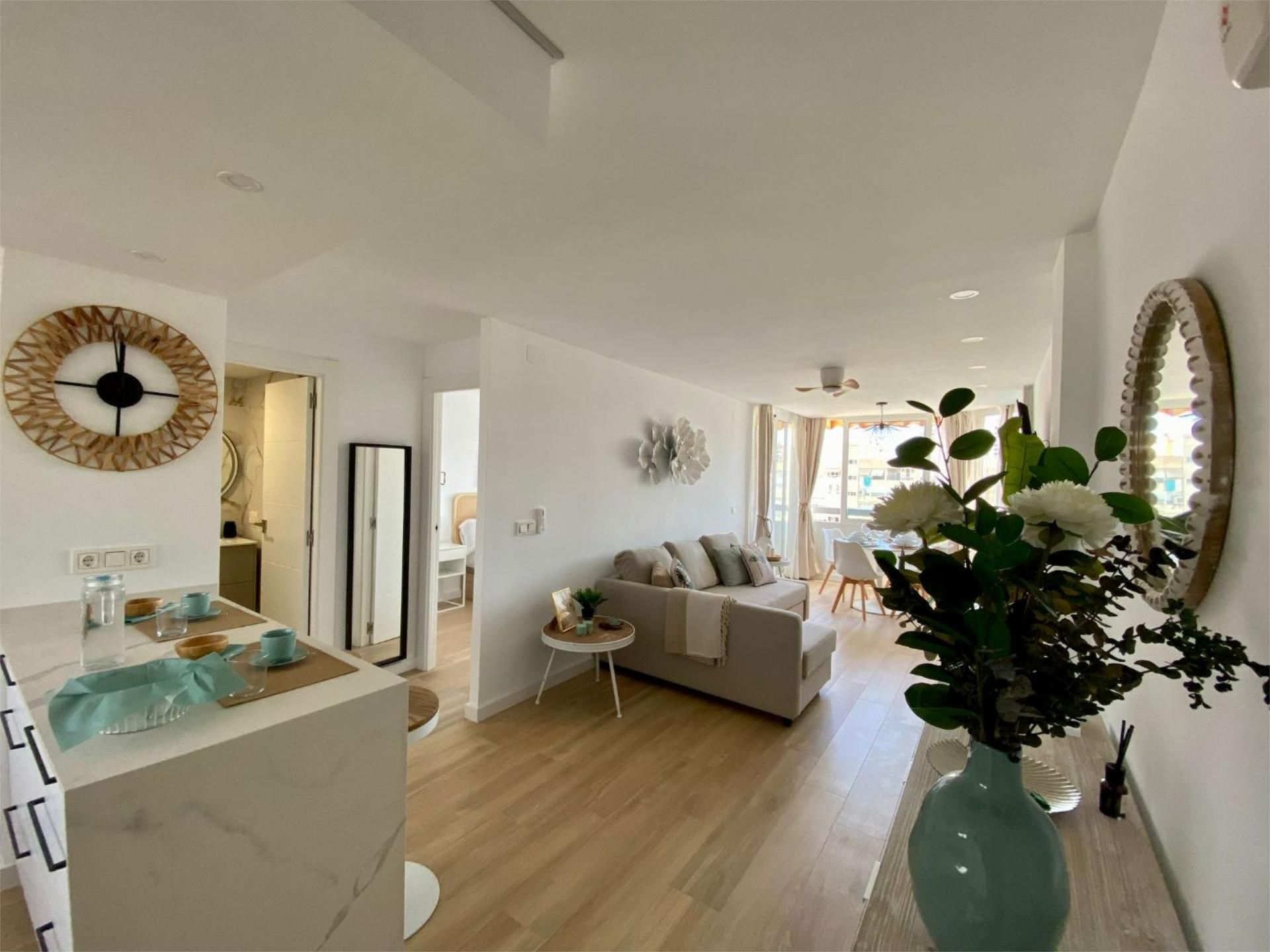 Living room of Flat for rent in Alicante / Alacant  with Air Conditioner, Heating and Parquet flooring