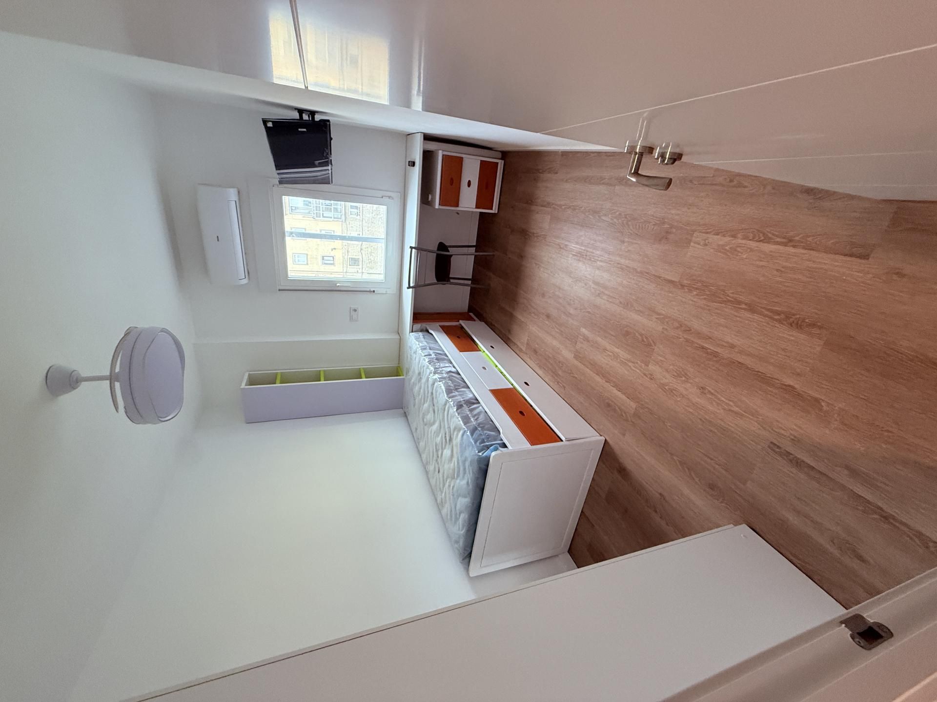 Schlafzimmer von Wohnung zur untervermieten in Segovia Capital mit Klimaanlage, Heizung und Privatgarten