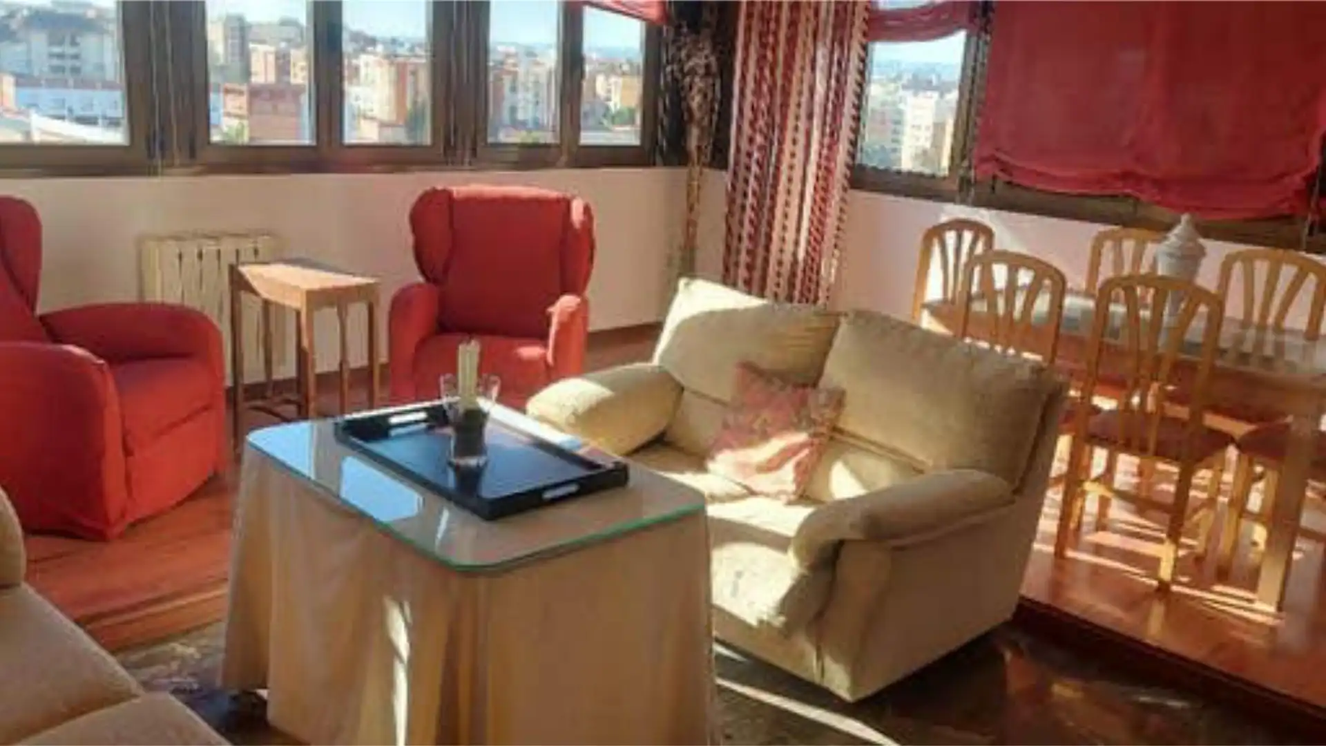 Piso de alquiler en Valdepasillas - La Paz - Huerta Rosales Sala de estar de Piso de alquiler en Badajoz Capital con Calefacción y Terraza