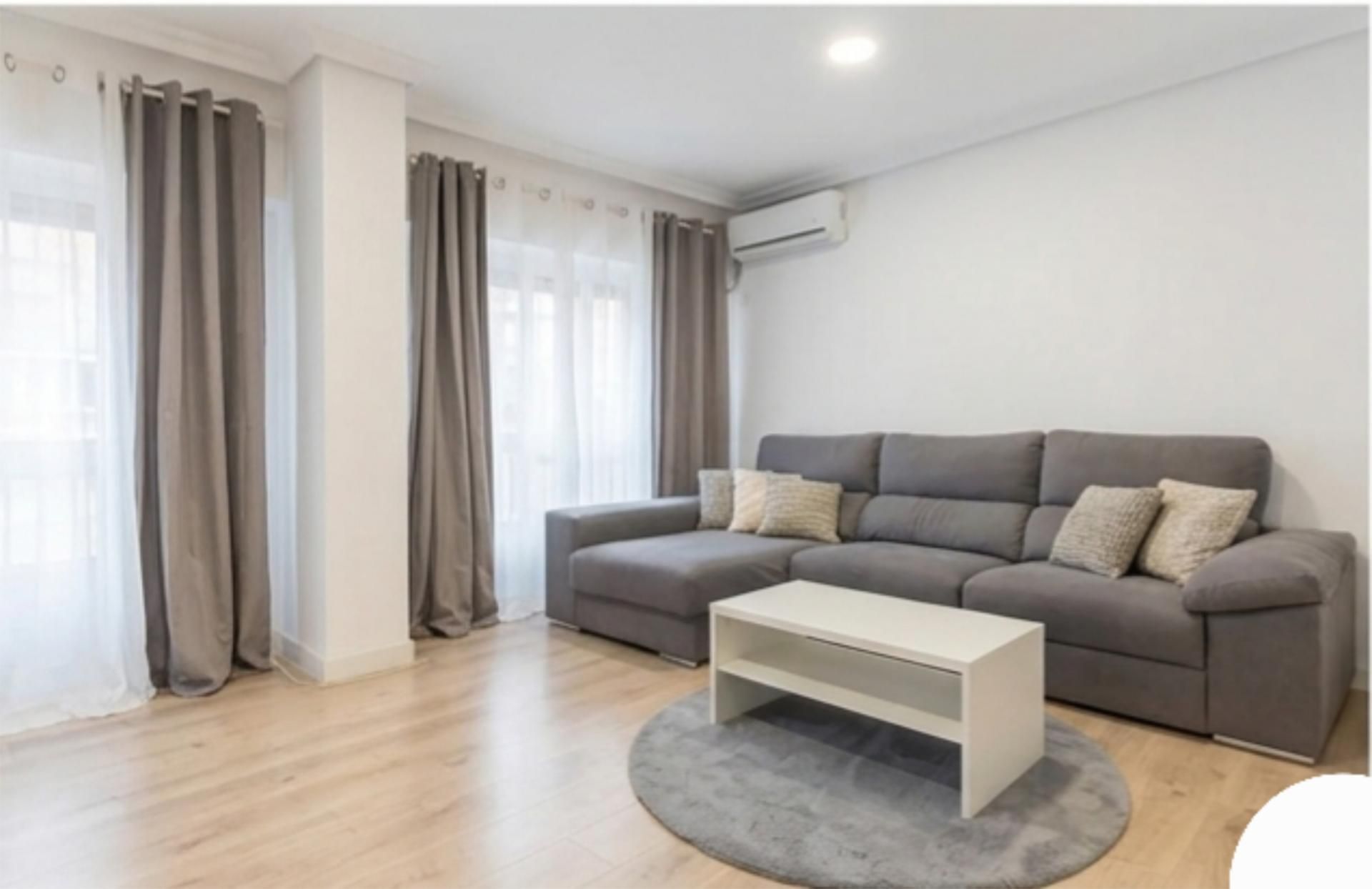 Living room of Flat for sale in  Murcia Capital  with Air Conditioner, Oven and Washing machine