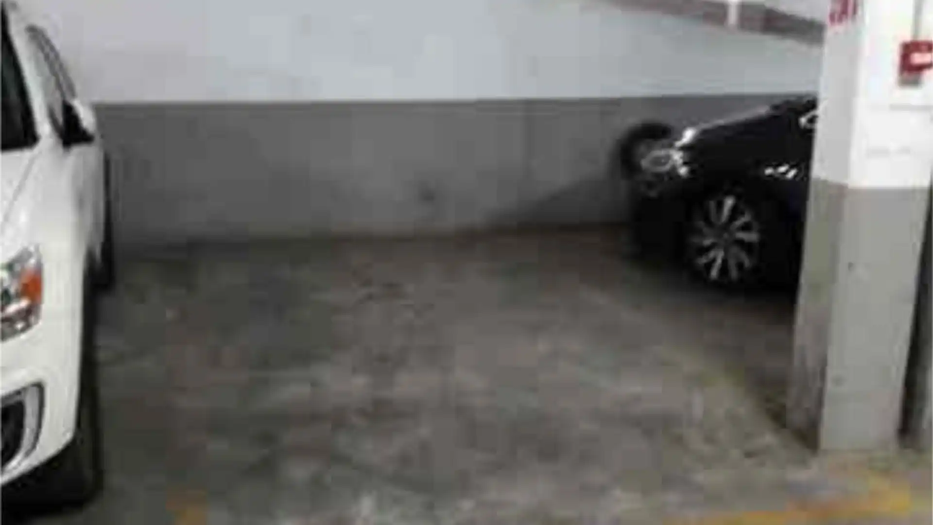 Parking of Garage for rent in Alberic