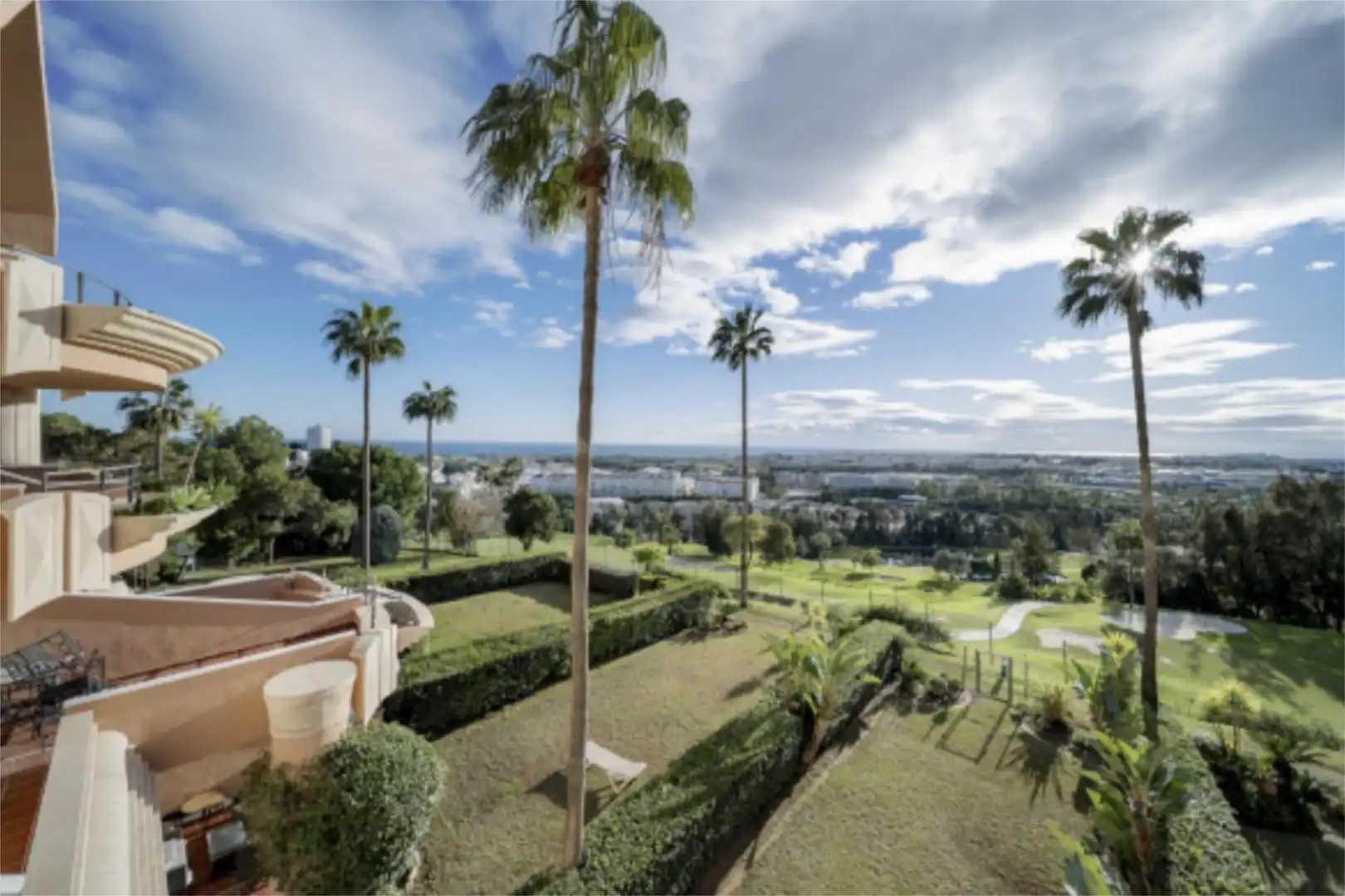 Apartament en venda a Los Naranjos Jardí de Apartament en venda en Marbella amb Aire condicionat, Terrassa i Piscina