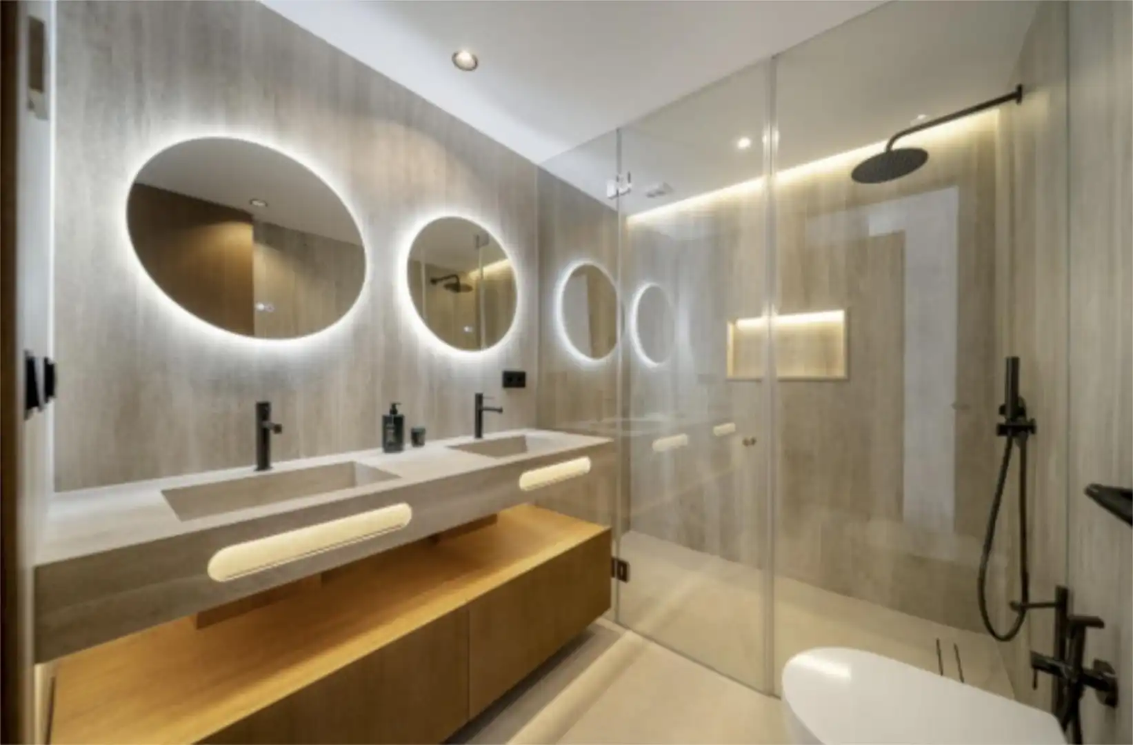 Apartament en venda a Los Naranjos Bany de Apartament en venda en Marbella amb Aire condicionat, Terrassa i Piscina