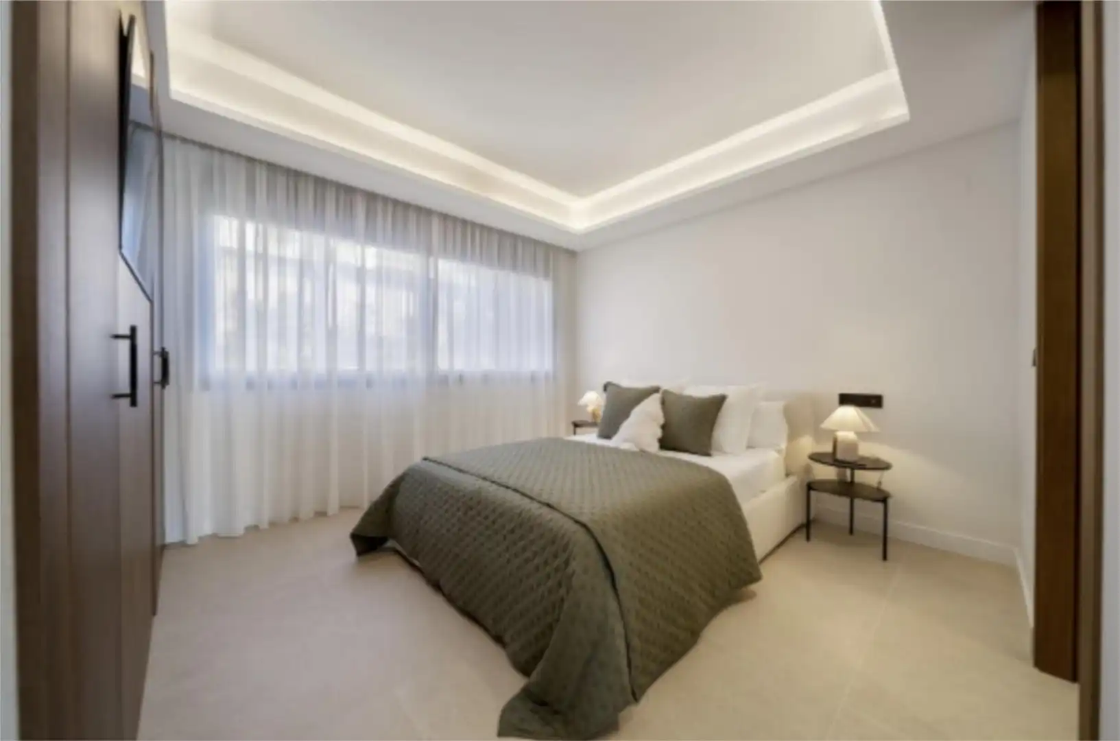 Apartament en venda a Los Naranjos Dormitori de Apartament en venda en Marbella amb Aire condicionat, Terrassa i Piscina