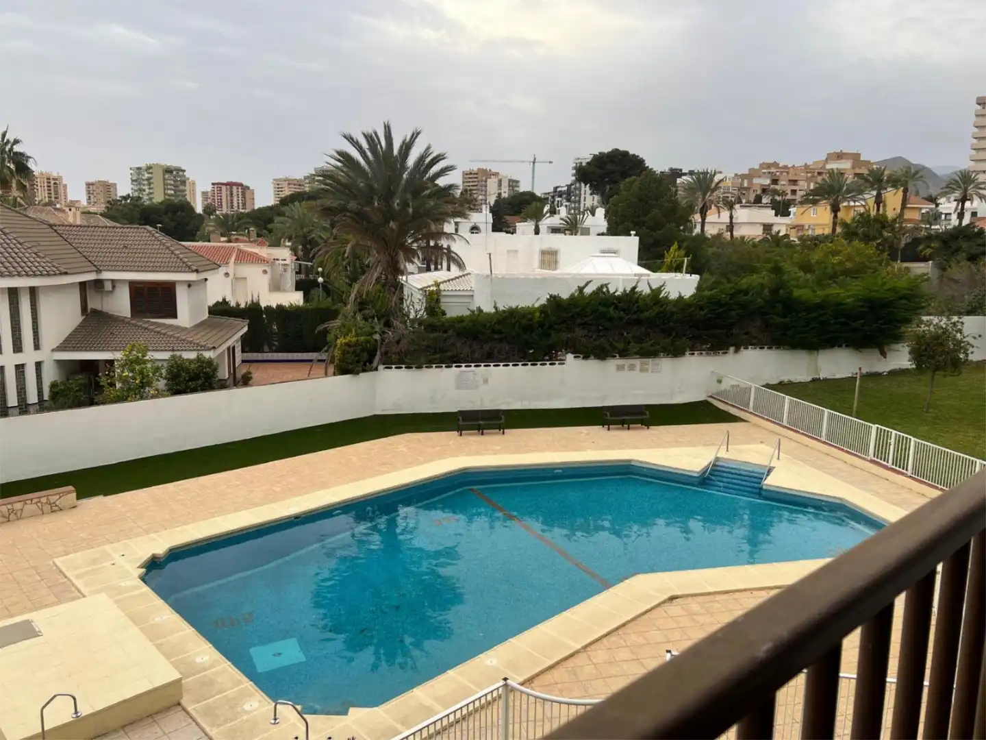 Wohnungen zum Verkauf in Calle Eucalipto, 5, El Puerto Schwimmbecken von Wohnungen zum Verkauf in Roquetas de Mar mit Terrasse und Balkon