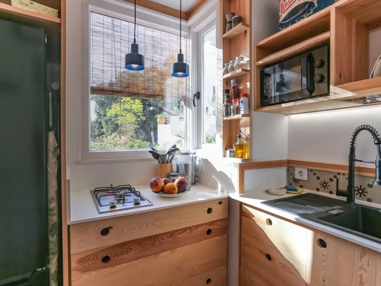 Piso en venta en Calle de la Palmera, 6, Las Lomas Cocina de Piso en venta en Estepona con Aire acondicionado, Calefacción y Jardín privado