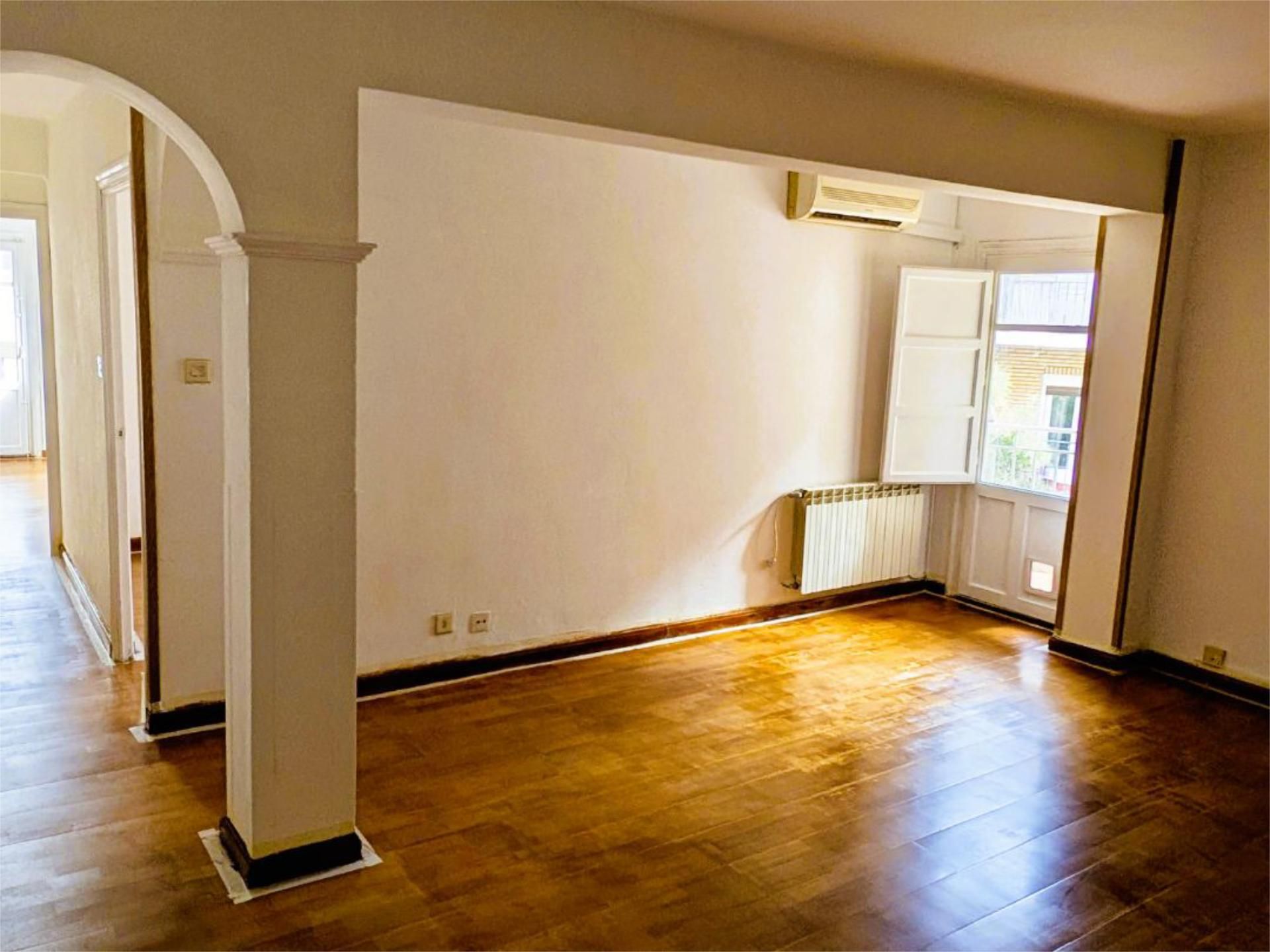 Wohnzimmer von Wohnung zum Verkauf in  Zaragoza Capital mit Klimaanlage und Balkon