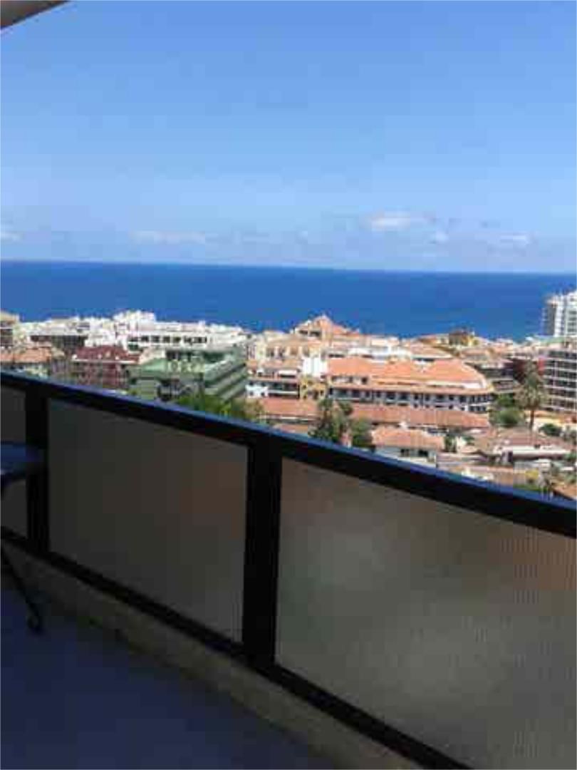 Vista exterior de Pis de lloguer en Puerto de la Cruz amb Calefacció, Terrassa i Piscina