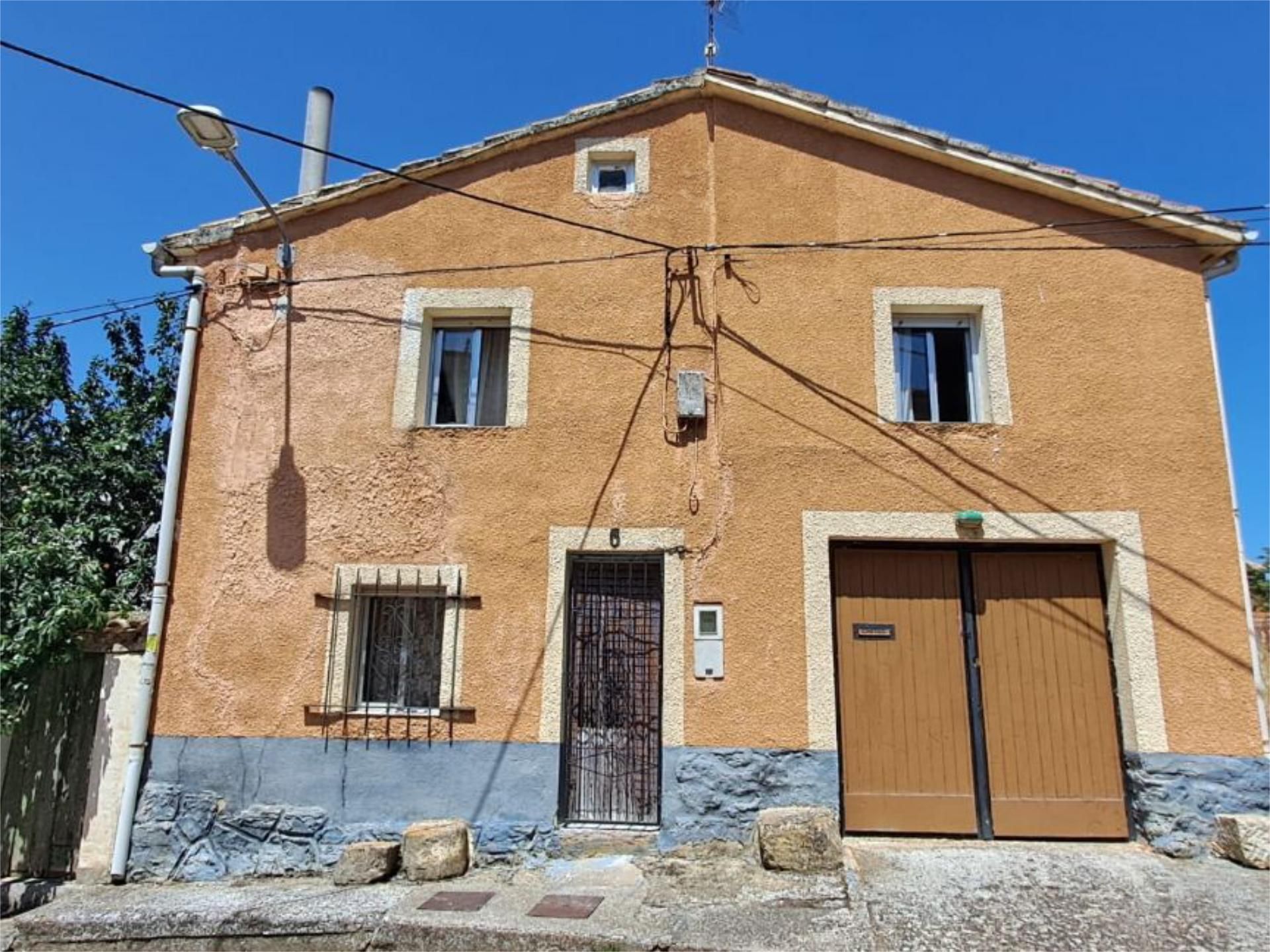 Außenansicht von Einfamilien-Reihenhaus zum Verkauf in Villadiego