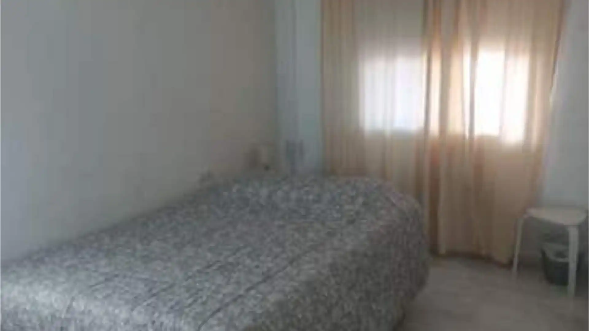 Habitación de Piso para compartir en Marbella con Jardín privado, Terraza y Amueblado