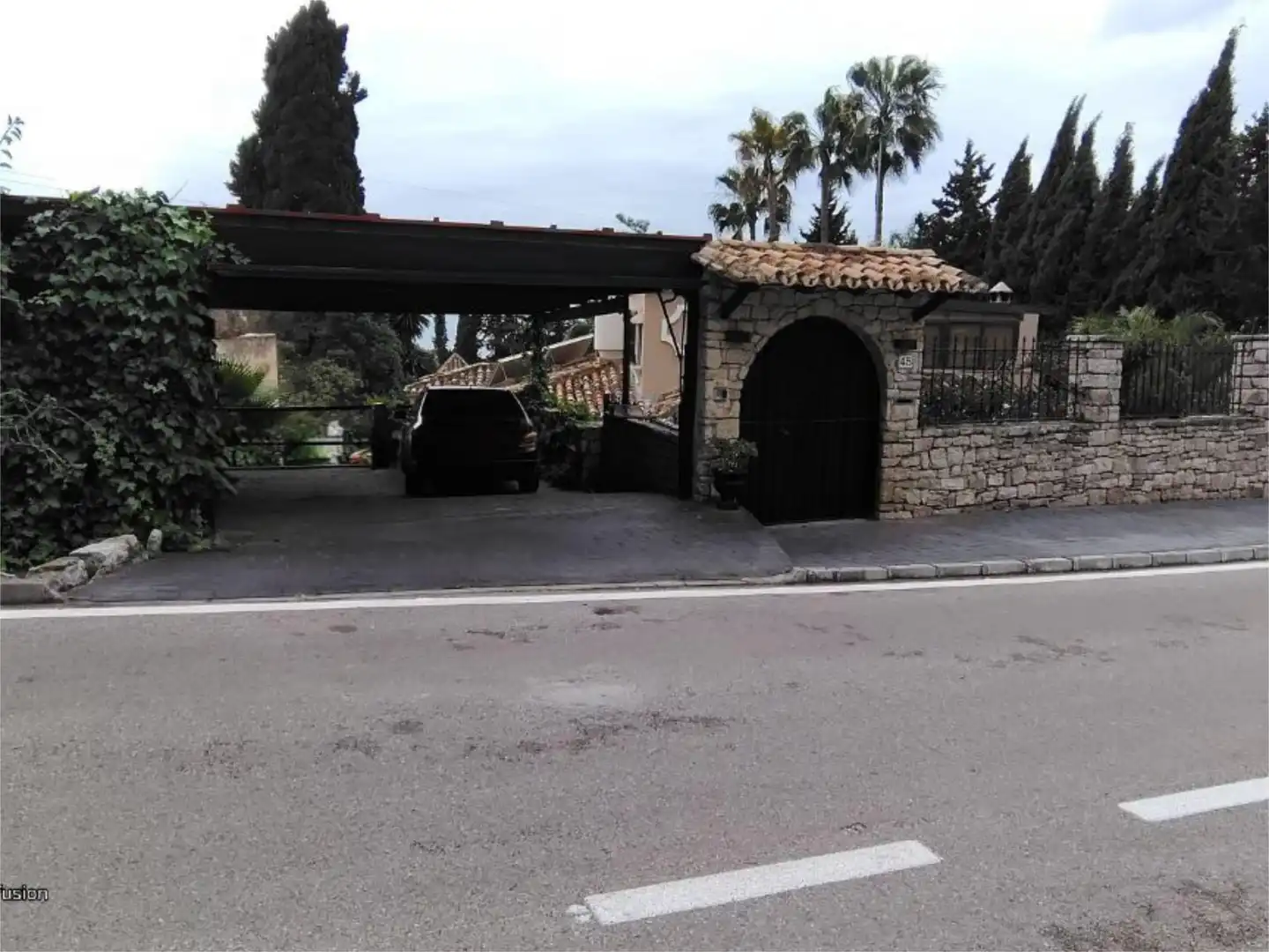 Houses for sale in Calle Siroco, 41, Río Real Parking of Houses for sale in Marbella with Terrace and Swimming Pool