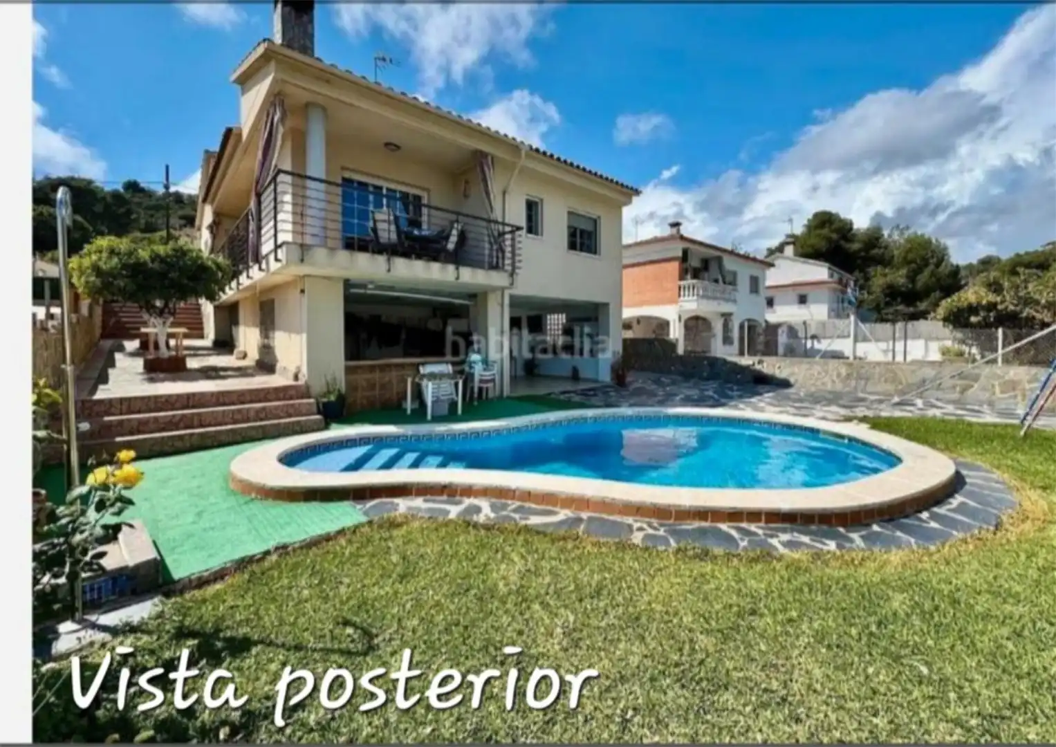 Houses for sale in Carrer París, 18, Costa Cunit - Els Jardins - Els Rosers Exterior view of Houses for sale in Cunit with Air Conditioner, Terrace and Swimming Pool
