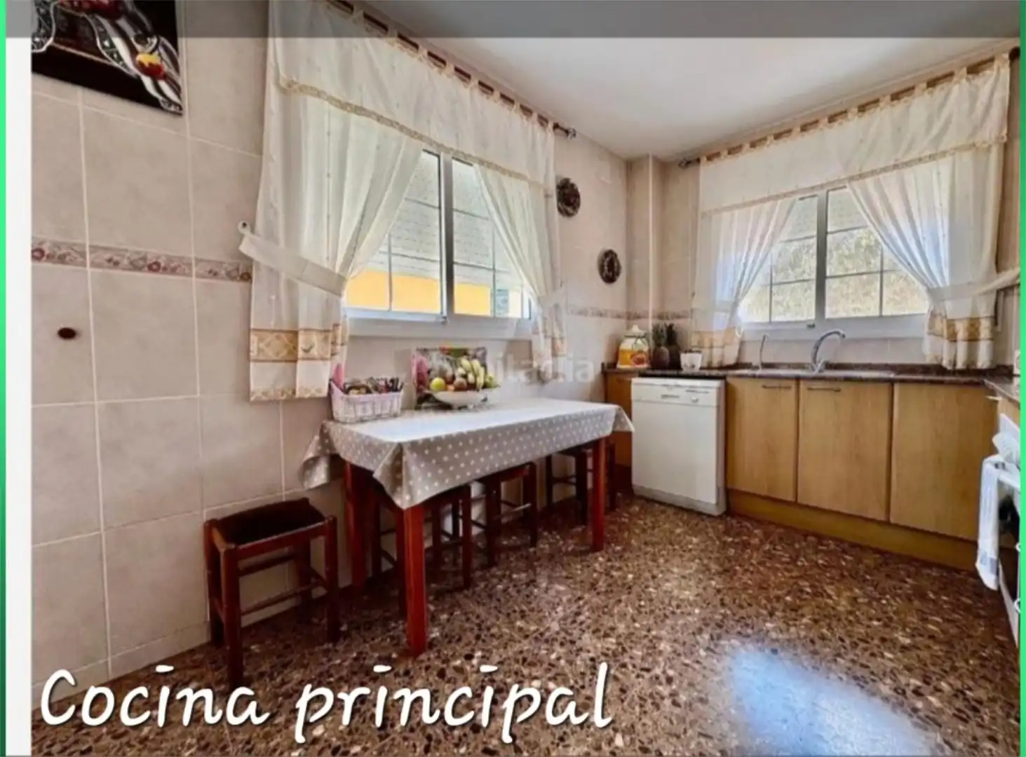 Houses for sale in Carrer París, 18, Costa Cunit - Els Jardins - Els Rosers Kitchen of Houses for sale in Cunit with Air Conditioner, Terrace and Swimming Pool