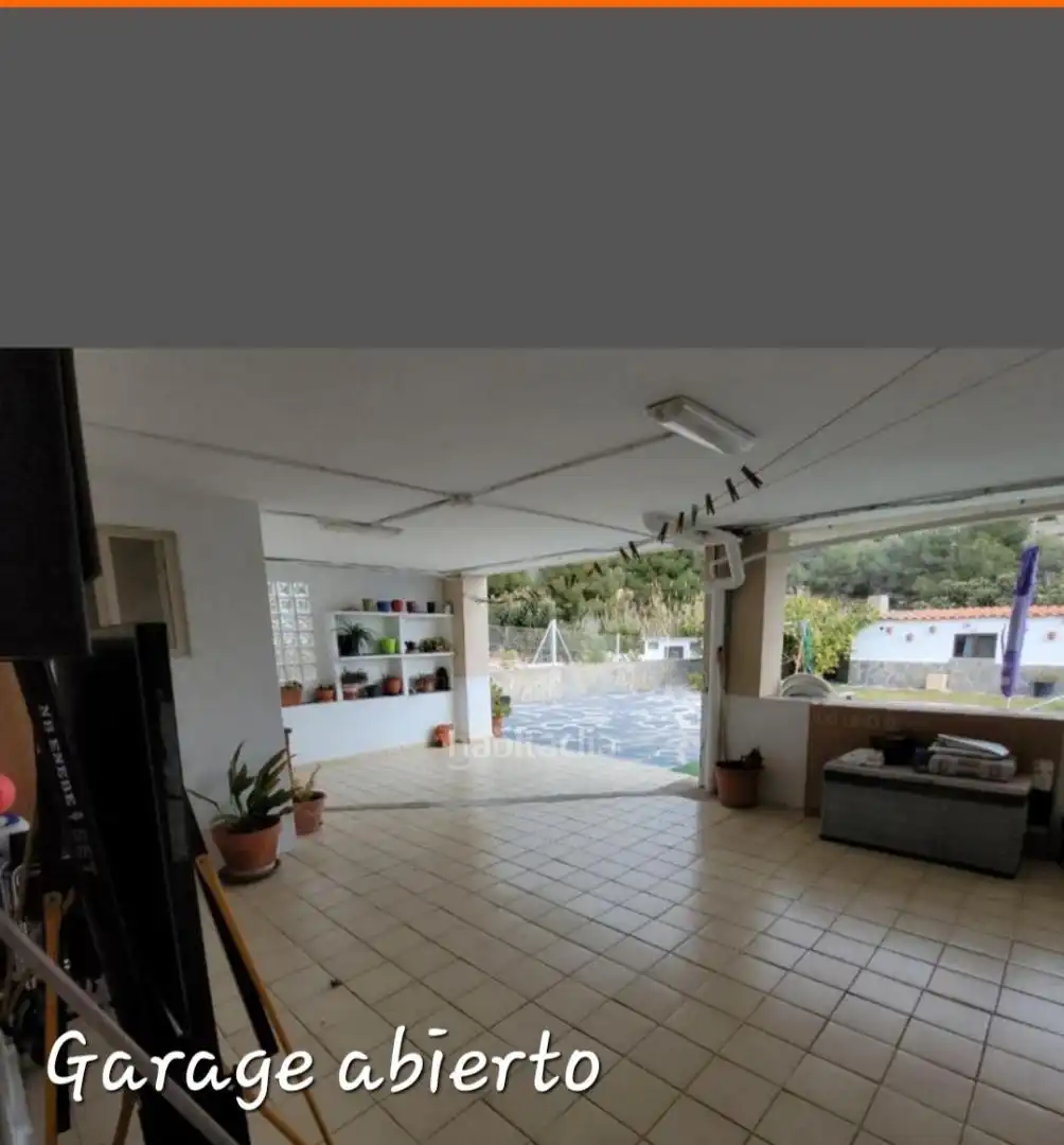 Houses for sale in Carrer París, 18, Costa Cunit - Els Jardins - Els Rosers Garden of Houses for sale in Cunit with Air Conditioner, Terrace and Swimming Pool