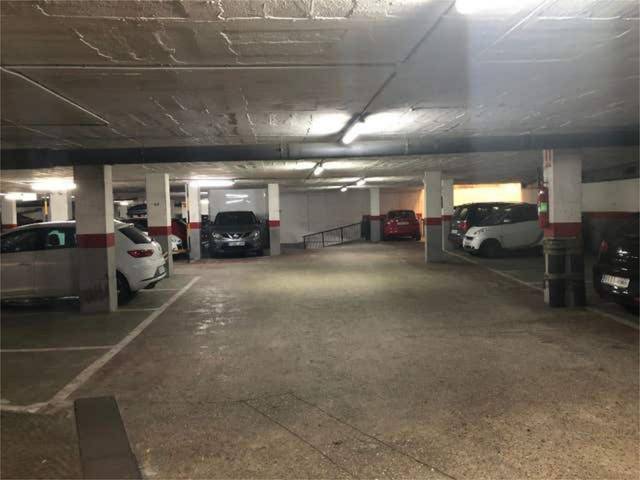 Garaje en Alquiler en La Gavarra