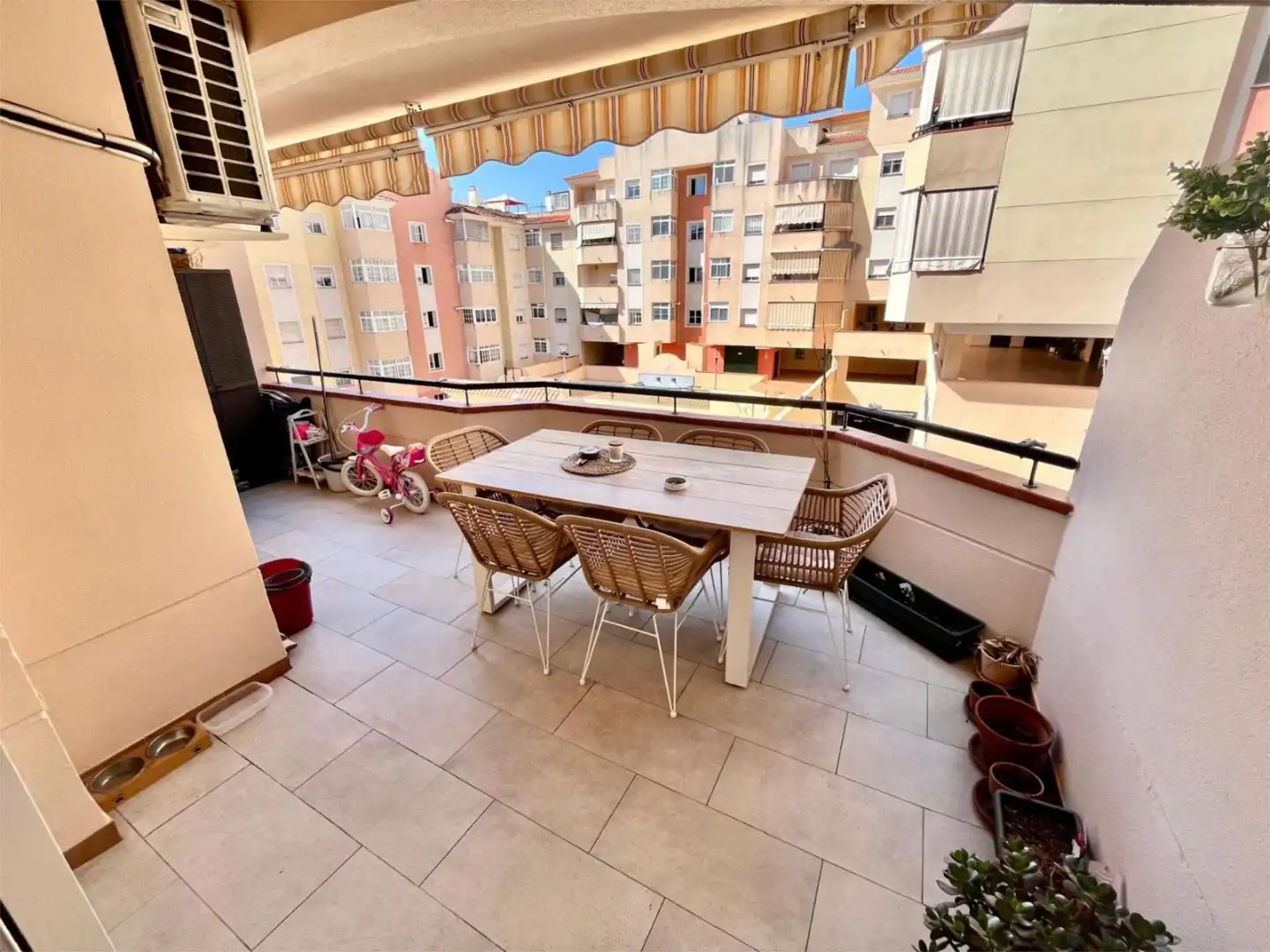 Pis en venda a Calle Espronceda, 5, Sierra de Estepona - Avda. de Andalucía Terrassa de Pis en venda en Estepona amb Aire condicionat, Calefacció i Parquet