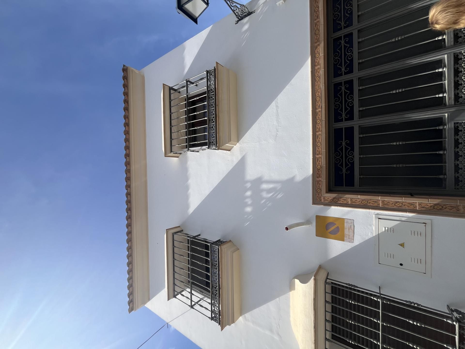 Vista exterior de Casa adosada en venda en La Puebla de Cazalla amb Terrassa i Balcó