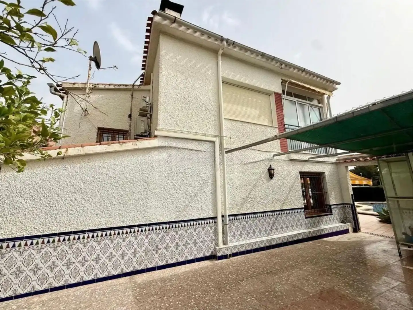 Houses for sale in Calle Morella, 5, Pueblo Español - Coveta Fumá Exterior view of Houses for sale in El Campello with Air Conditioner, Heating and Private garden