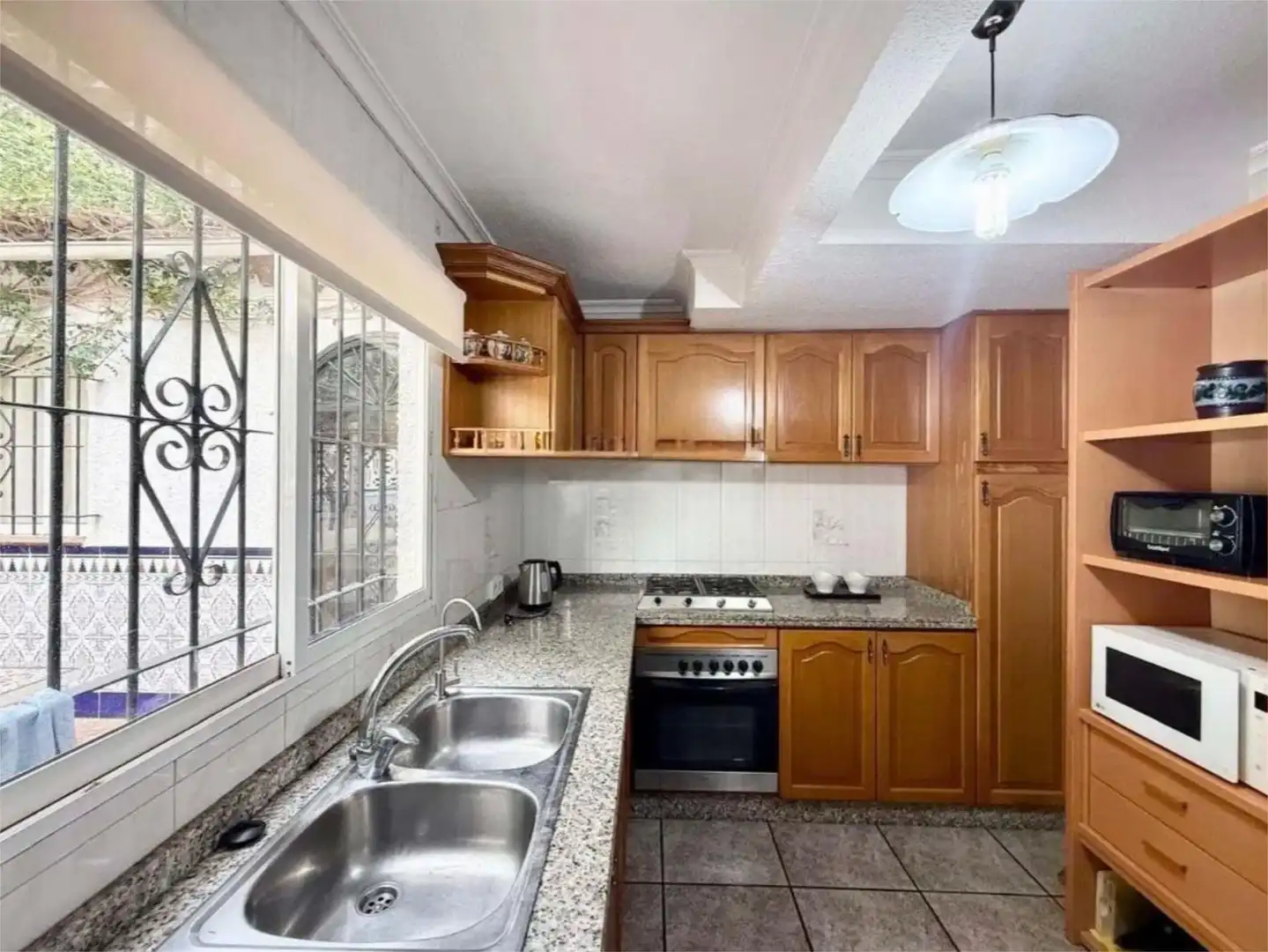 Houses for sale in Calle Morella, 5, Pueblo Español - Coveta Fumá Kitchen of Houses for sale in El Campello with Air Conditioner, Heating and Private garden