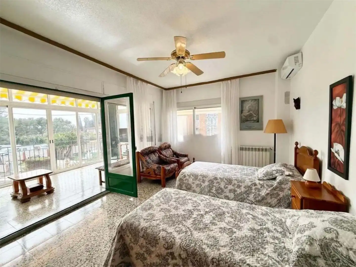 Houses for sale in Calle Morella, 5, Pueblo Español - Coveta Fumá Bedroom of Houses for sale in El Campello with Air Conditioner, Heating and Private garden