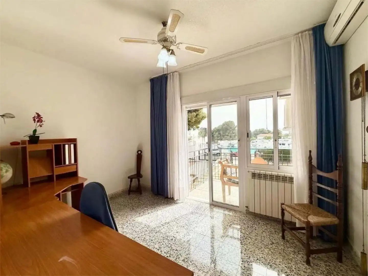Houses for sale in Calle Morella, 5, Pueblo Español - Coveta Fumá Dining room of Houses for sale in El Campello with Air Conditioner, Heating and Private garden