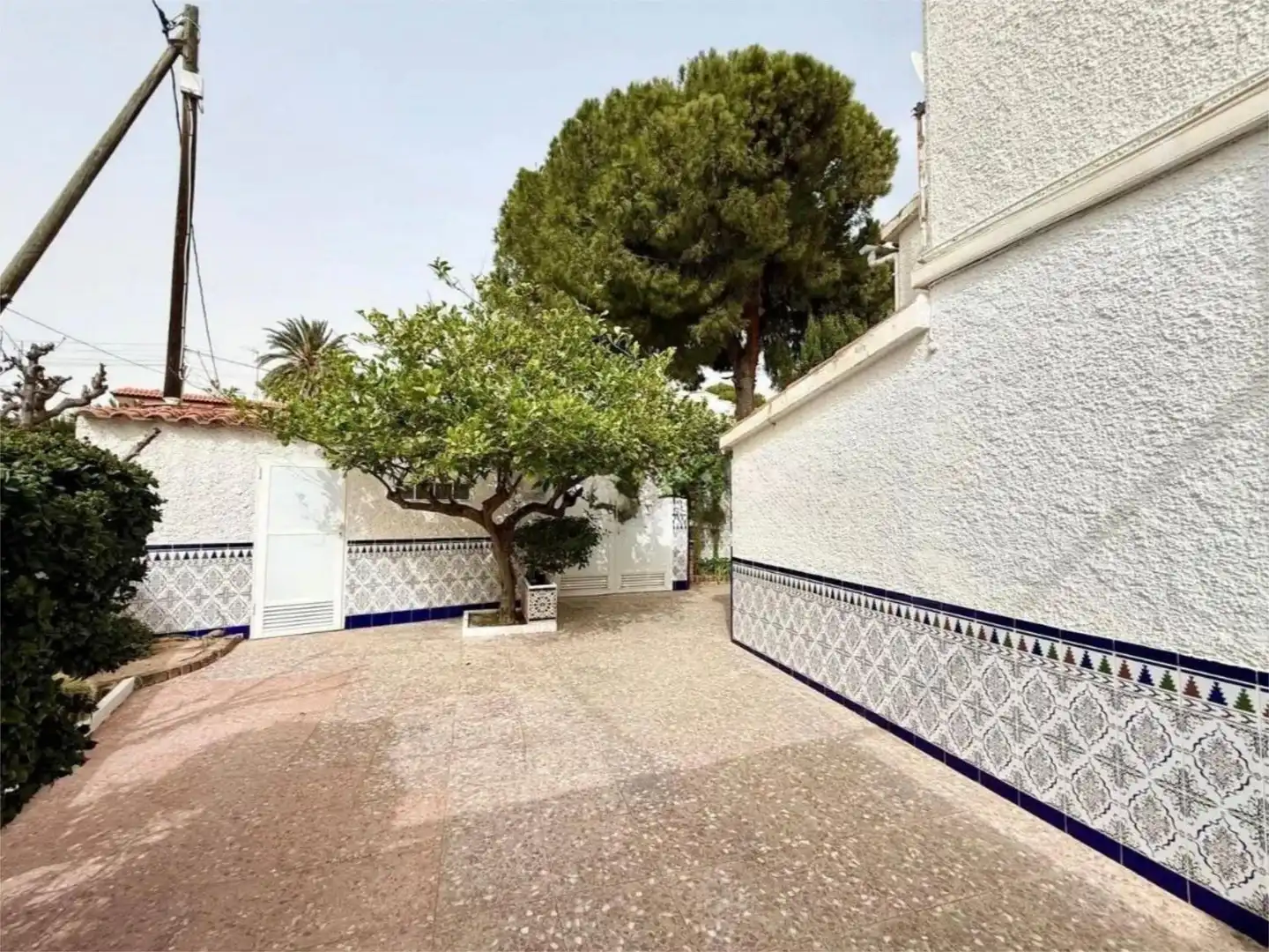 Houses for sale in Calle Morella, 5, Pueblo Español - Coveta Fumá Exterior view of Houses for sale in El Campello with Air Conditioner, Heating and Private garden