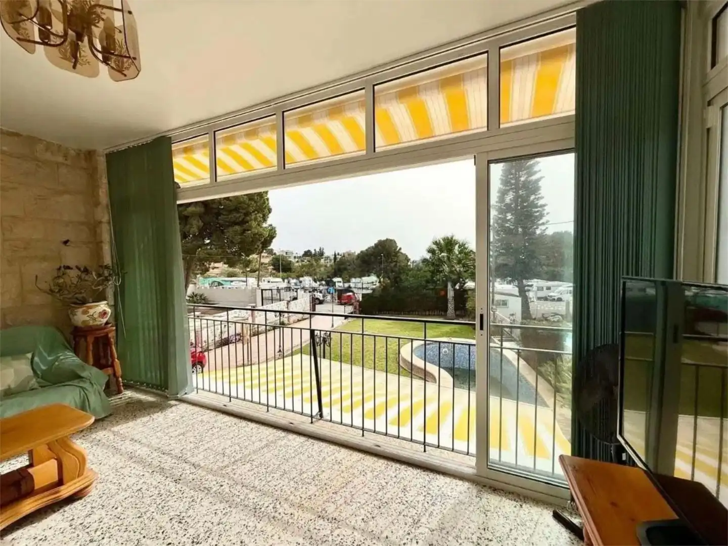 Houses for sale in Calle Morella, 5, Pueblo Español - Coveta Fumá Exterior view of Houses for sale in El Campello with Air Conditioner, Heating and Private garden