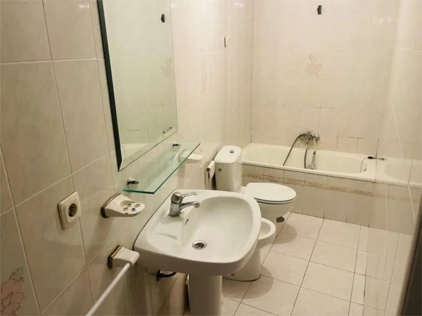 Piso en venta en Casco Histórico Baño de Piso en venta en Antequera